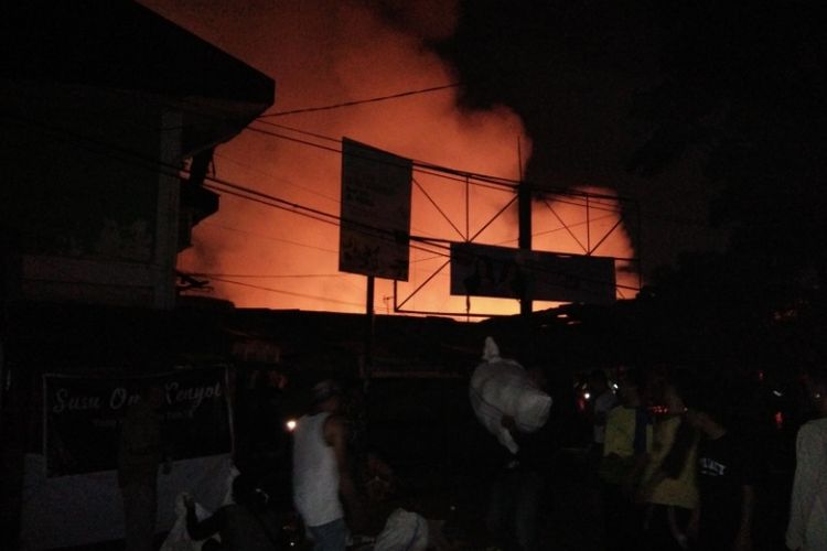 Kondisi kebakaran di Pasar Sederhana, Kota Bandung, Jumat (5/10/2018) malam. 