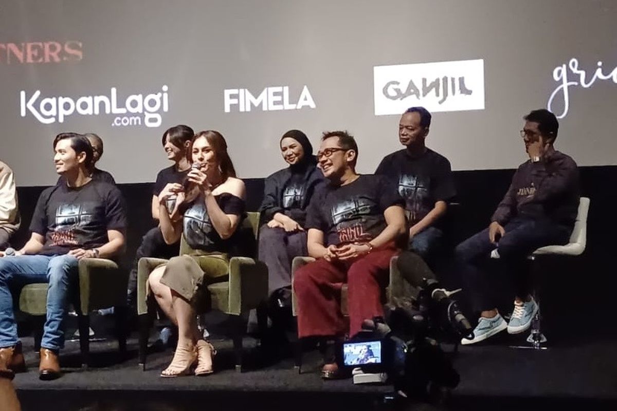 Wulan Guritno dalam jumpa pers film Film Trinil: Kembali Tubuhku di XXI Epicentrum, daerah Kuningan, Jakarta Selatan, Rabu (27/12/2023). 