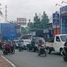 Jalan Raya Condet yang Masih Macet meski Sudah Memasuki Jam Kerja...