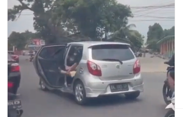Video Viral Perempuan Teriak Minta Tolong dari Dalam Mobil di ...