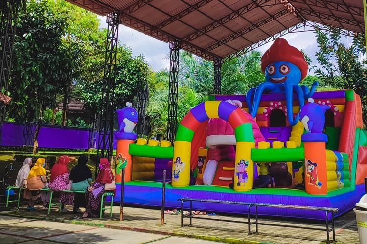 Ilustrasi wahana bermain anak di Sanggaluri Park Purbalingga.