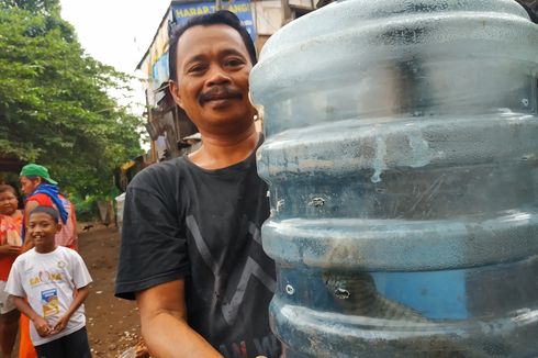 Pulang Dagang Tengah Malam, Tukang Nasi Goreng di Bekasi Tangkap Ular Kobra