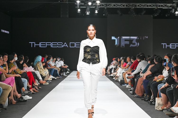Busana rancangan siswi IFS di JF3 Fashion Festival 2022