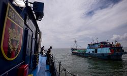 RI Ajak Malaysia dan Singapura Perkuat Kerja Sama di Selat Malaka