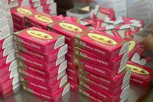 Kisah Dodol Picnic, Merek Dodol Legendaris di Garut dengan Kemasan Pink