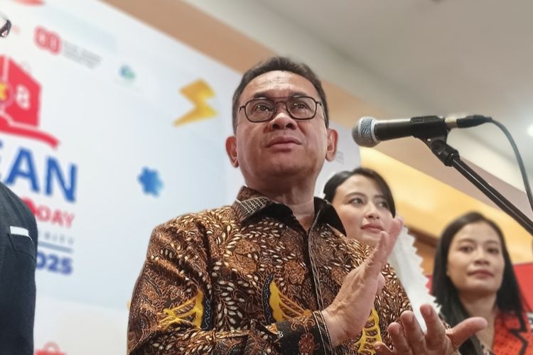 Menteri Perdagangan (Mendag) Budi Santoso saat memberikan keterangan di Kantor Kementerian Perdagangan, Jakarta, Kamis (7/8/2025).