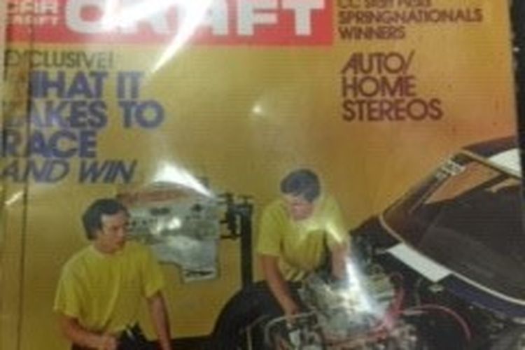 Majalah Car Craft yang dipinjam sejak 1975 namun baru dikembalikan ke Perpustakaan Umum Winnipeg, Kanada, pada Desember 2020.