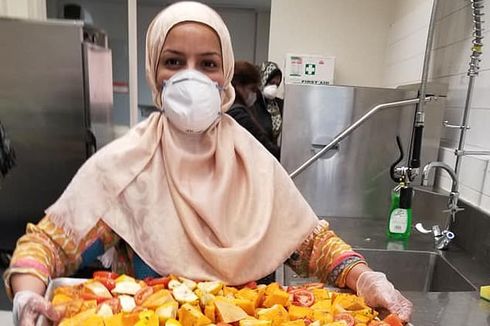 Peduli Sesama Warga Saat Lockdown, Muslim Wanita Australia Bagikan Makanan Gratis