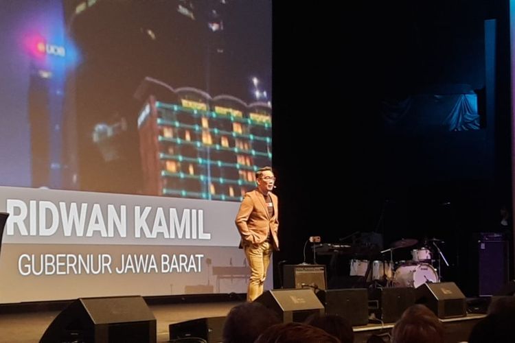Gubernur Jawa Barat Ridwan Kamil saat menghadiri acara yang digelar Foreign Policy Community of Indonesia (FPCI) di Djakarta Theatre XXI, Kebon Sirih, Menteng, Jakarta Pusat, Minggu (2/10/2022).