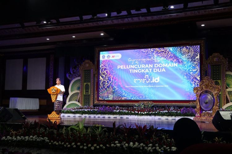 Gubernur Bali Wayan Koster dalam peluncuran domain bali.id di Gedung Ksirarnawa, Taman Werdhi Budaya?Art Centre, Denpasar, Bali, Kamis (11/12/2025).