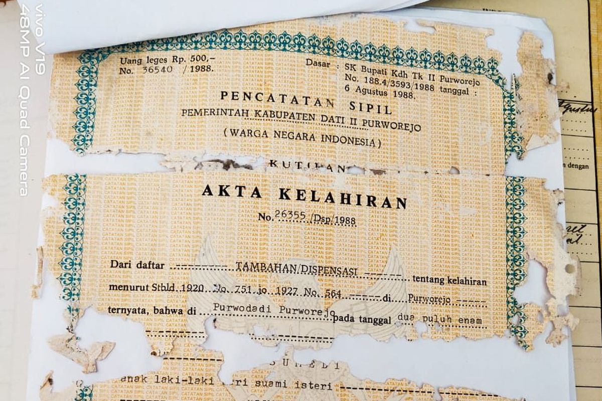 Ilustrasi akta kelahiran