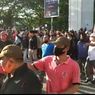 Demo Tolak UU Cipta Kerja di Makassar, Demonstran Bentrok dengan Pendukung Paslon Pilkada