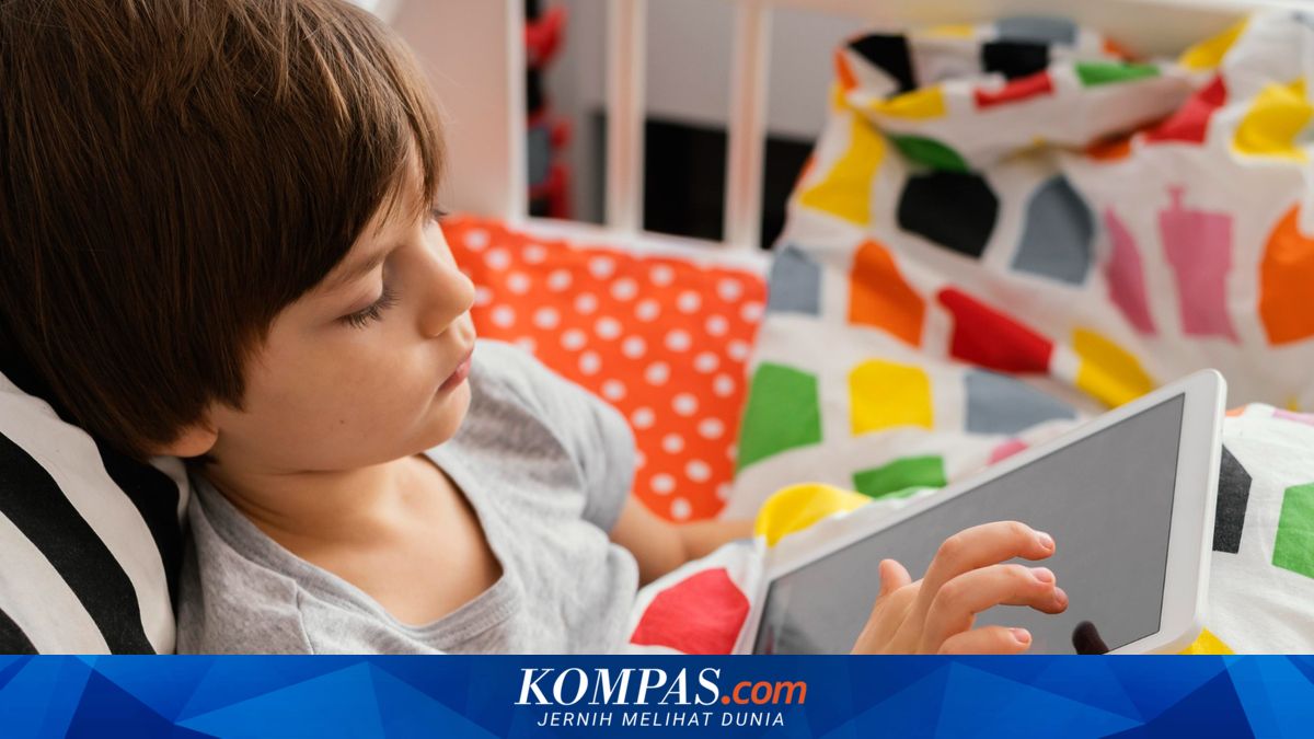 Anak Kecanduan Gadget? Ini Cara Mengatasinya Menurut Psikolog