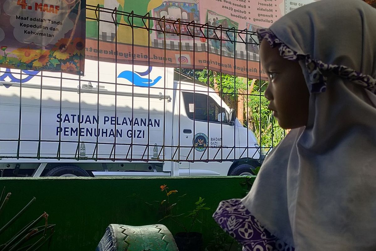 Makanan gratis program MBG disalurkan ke TK ABA Kasatriyan di Padukuhan Gunung Gempal, Kalurahan Giripeni, Kapanewon Wates, Kabupaten Kulon Progo, Daerah Istimewa Yogyakarta, Rabu (18/6/2025).