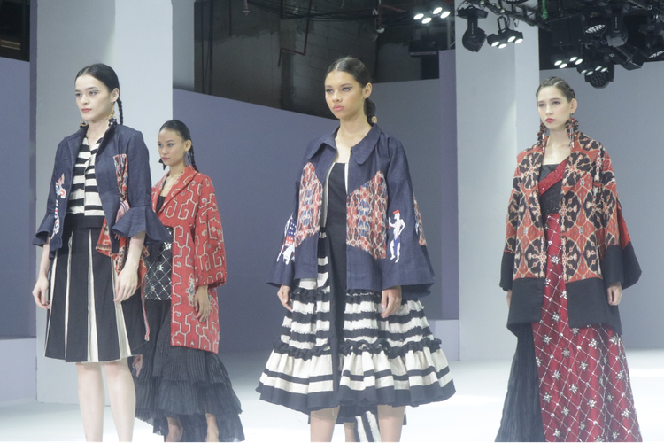 LaSalle College Jakarta kembali berpartisipasi dalam acara Jakarta Fashion Week 2022 lewat tema Prolusio.