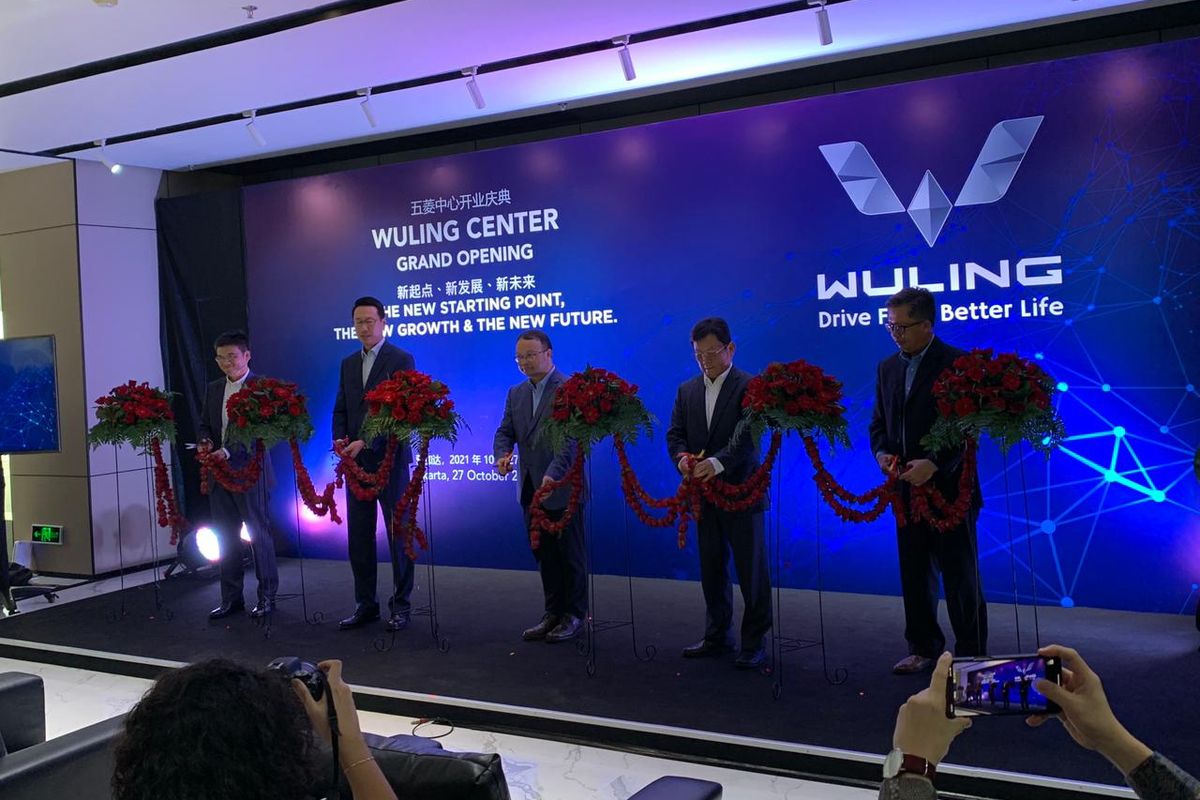 Flagship Wuling Center diresmikan di Jakarta pada Rabu, 27 Oktober 2021.