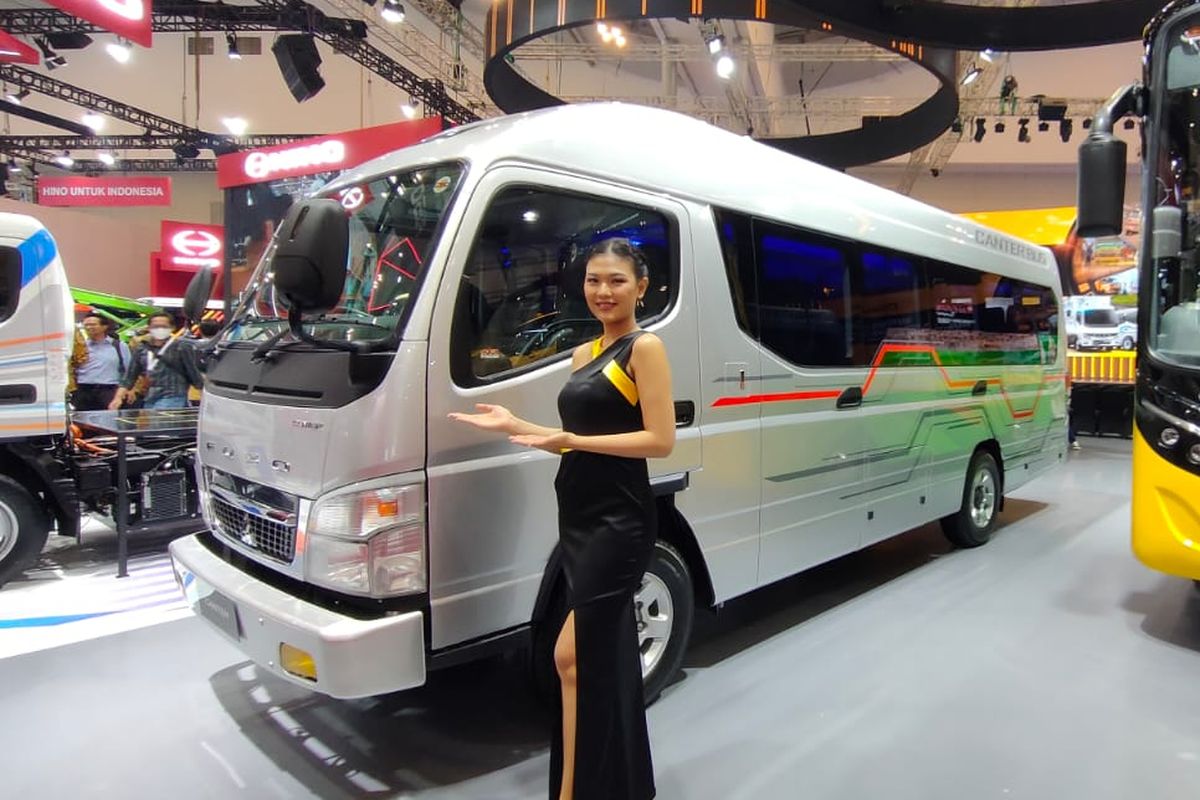 Mitsubishi Fuso Canter Bus di GIIAS 2023