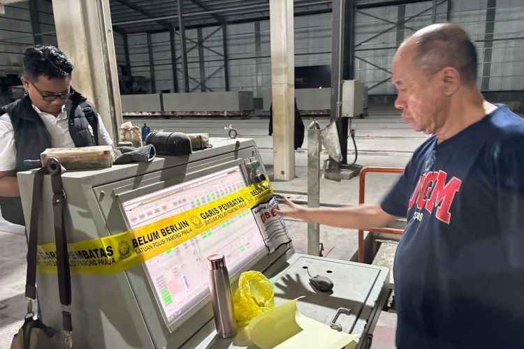 Tengah Malam, Bupati Banyumas Sidak Pabrik Hebel yang Tetap Produksi meski Telah Disegel