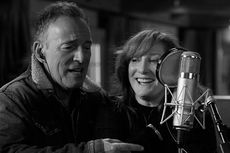 Lirik dan Chord Lagu Dancing in the Dark - Bruce Springsteen