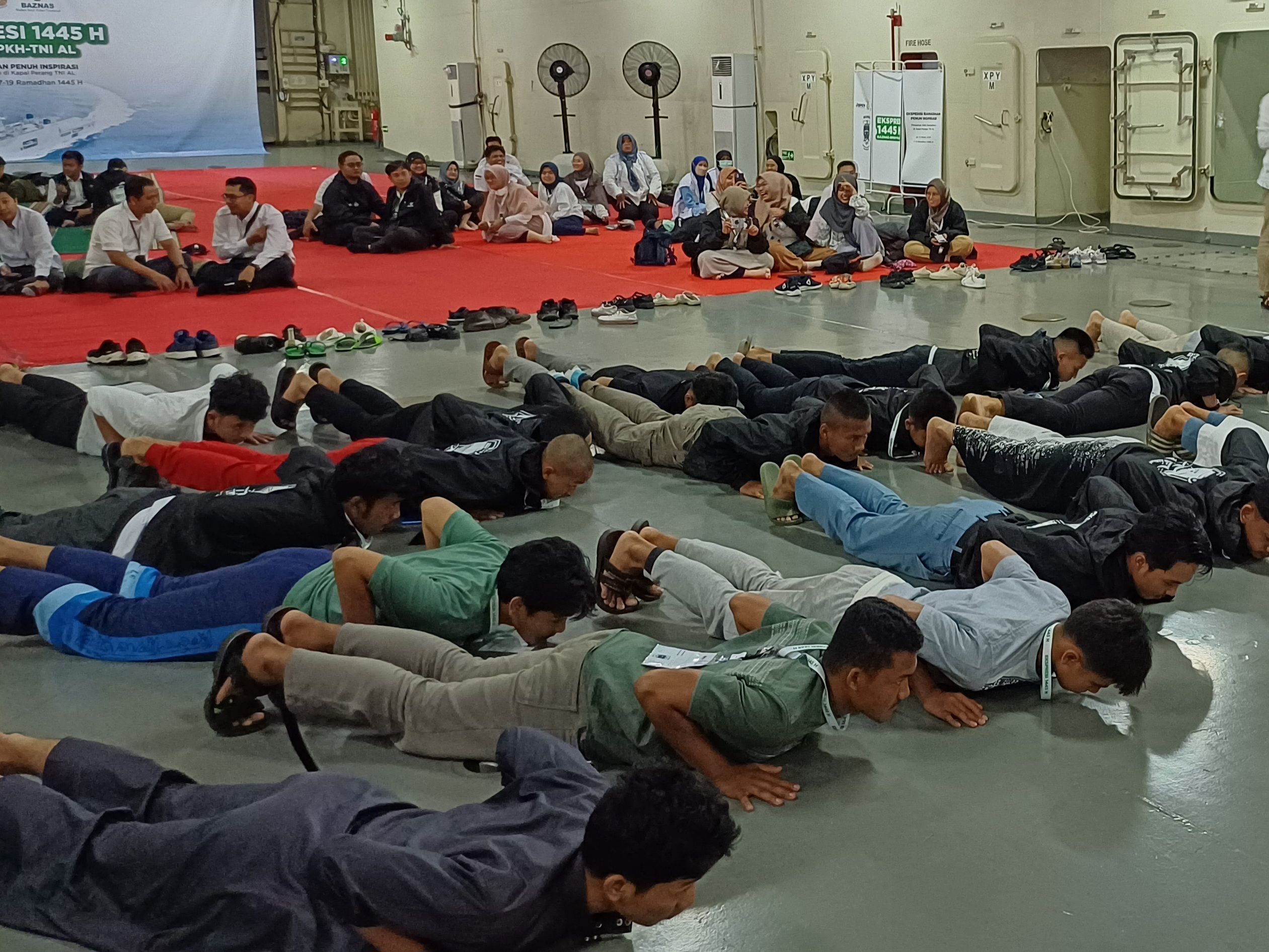 Momen Peserta Sanlat Ekspresi Baznas Diminta “Push Up” Karena Ketiduran saat Ada Seminar