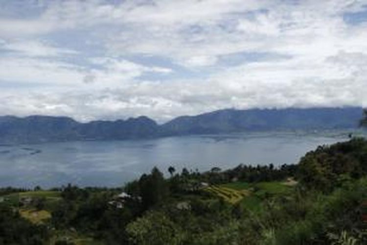 Danau Maninjau di Sumatera Barat