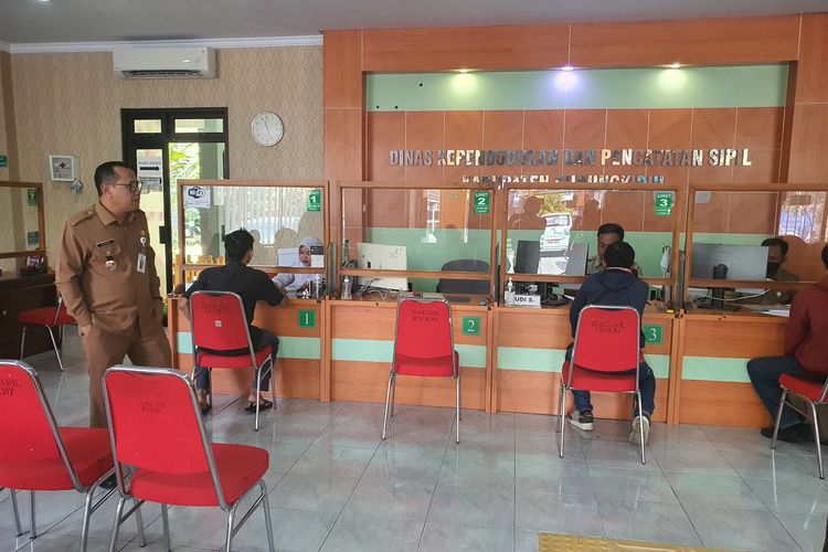 Dokumen Kependudukan yang Tak Boleh Cantumkan Gelar, Apa Saja?