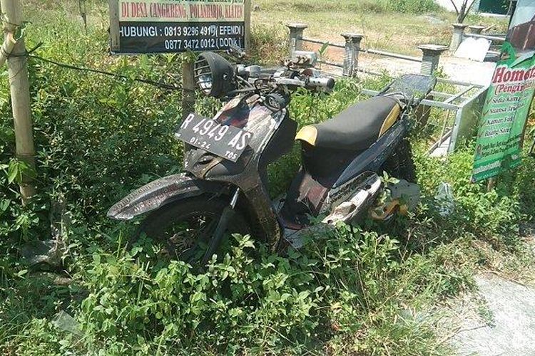 Motor matik Yamaha Mio tahun 2005 diparkir 6 tahun di pinggir jalan tetap utuh