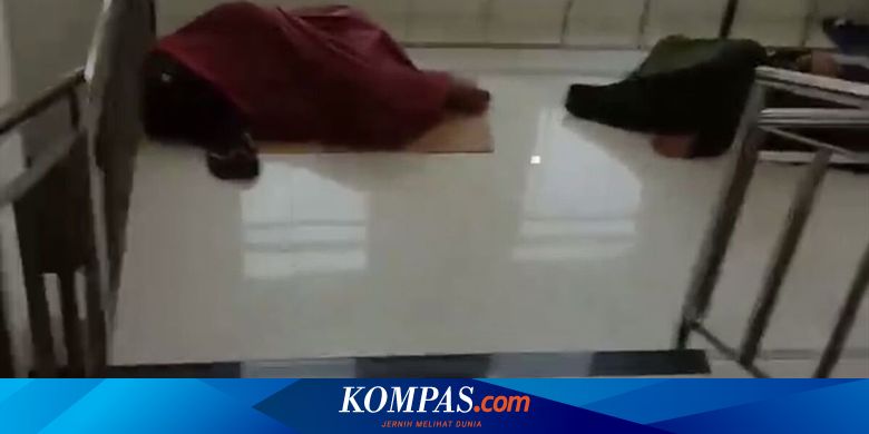 Viral Foto Pasien Tidur di Lantai Tanpa Alas, Ini Kata Satgas Covid-19 Jawa Timur - Vimarsana News
