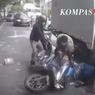 Main HP Saat Berkendara, Pengemudi Ojol Tabrak Mobil dan Nyaris Terlindas Truk
