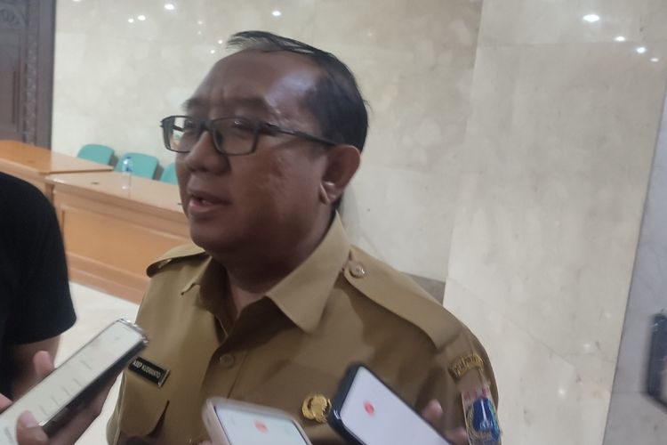 Kepala Dinas Lingkungan Hidup DKI Jakarta Asep Kuswanto di Gedung DPRD DKI Jakarta, Selasa (12/9/2023).