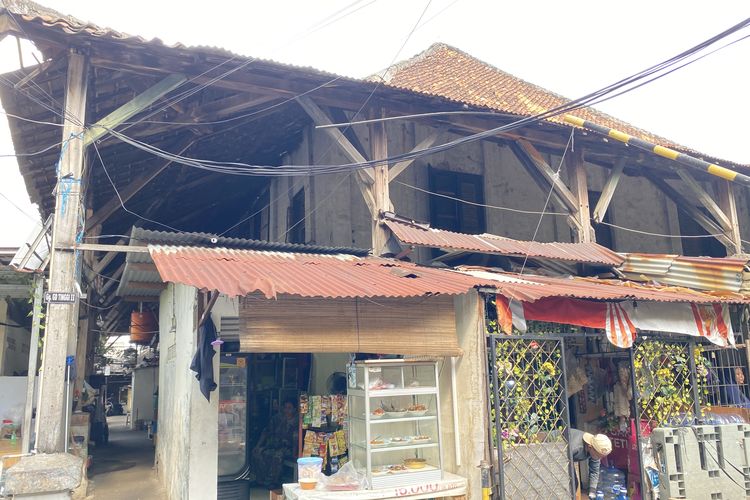 Warga yang Tinggal di Cagar Budaya Landhuis Tjililitan Menanti Kepastian Nasib