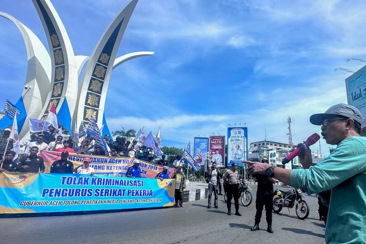 Aksi Hari Buruh di Banda Aceh, dipusatkan di Bundaran Simpang Lima, Buruh di Aceh Tuntut Segera Sahkan Revisi Qanun Ketenagakerjaan Aceh