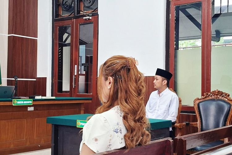 Tolak Diajak Balikan, Wanita Surabaya Digigit dan Tasnya Dibawa Mantan Pacar di Lobi Hotel