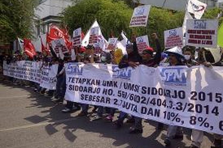 Aksi buruh ring I Jatim di Surabaya.