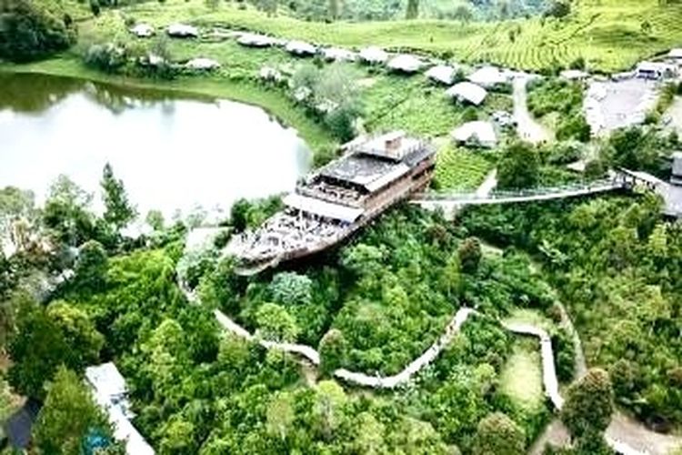 Legenda cinta Ki Santang dan Dewi Rengganis menambah kedalaman suasana di sini. Untuk pengalaman yang lebih eksklusif, tersedia fasilitas glamping di pinggir danau