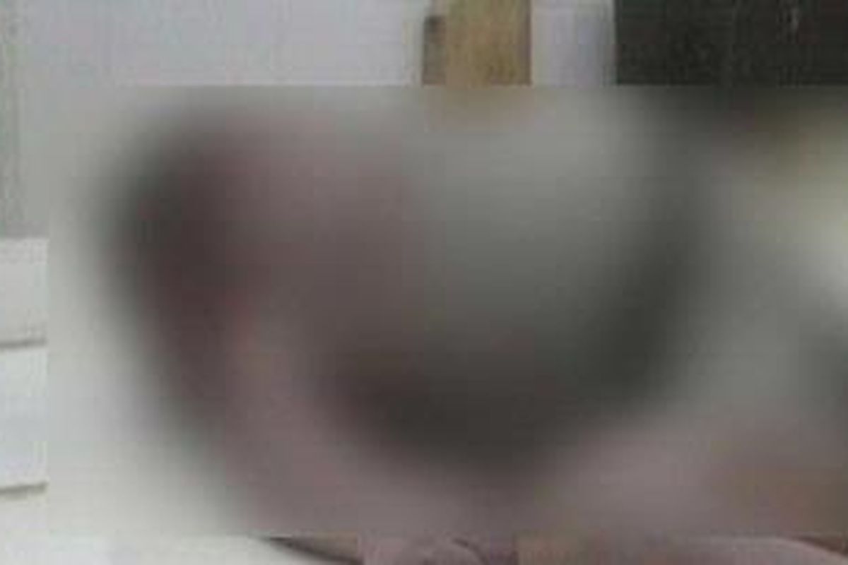 Inilah bayi tak bernyawa yang dibuang di depan pesantren yang ditemukan warga di dalam tas kresek.  