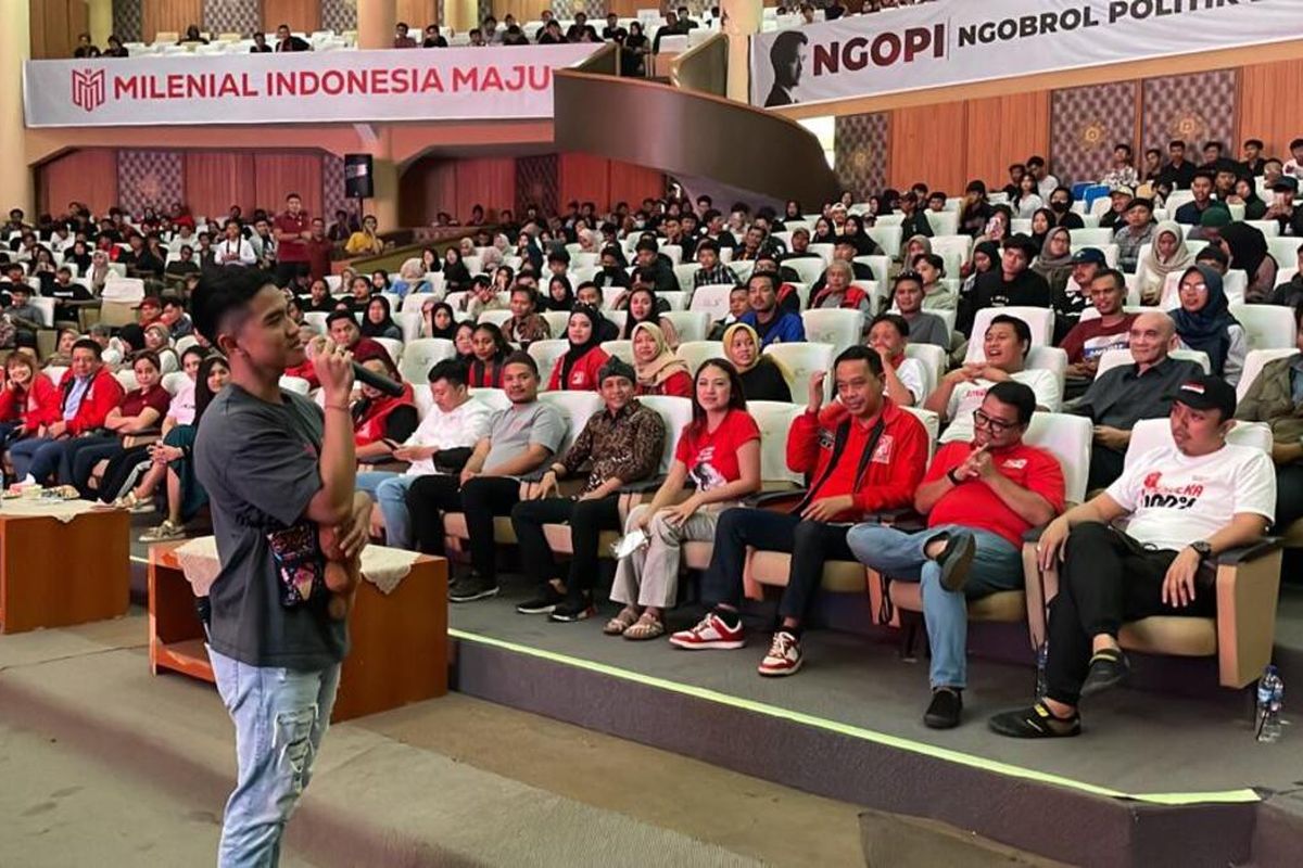 Ketua Umum PSI Kaesang Pangarep saat menyampaikan pandangan politiknya di Gedung Budaya Sabilulungan, kabupaten Bandung, Jawa Barat pada Minggu (8/10/2023)