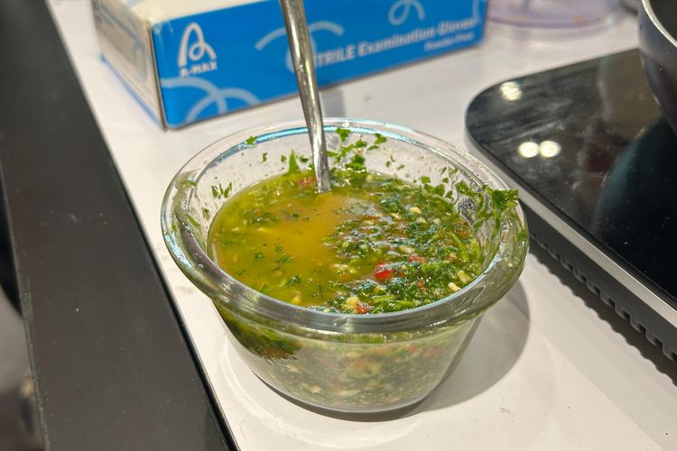 Bikin Bumbu Halus Pakai Air vs Minyak? Ini Saran Chef