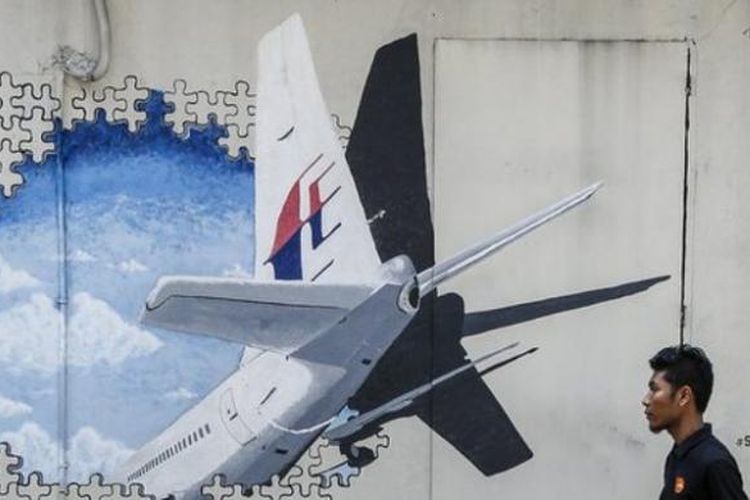 Sebuah mural untuk mengenang tragedi hilangnya Malaysia Airlines MH370 di pinggiran kota Kuala Lumpur, Malaysia.