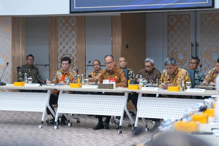 Kumpulkan Industri Hulu-Hilir Plastik, Menperin Komitmen Jaga Stabilitas Pasokan Nasional