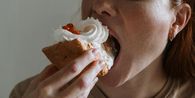 10 Tanda Tubuh Kebanyakan Gula dan Cara Menguranginya