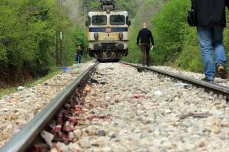 Inilah jalur kereta api di dekat kota Veles, Macedonia tempat 14 orang imigran asal Somalia dan Afganistan tewas tertabrak kereta api internasional yang melintas di tempat itu, Kamis (23/4/2015) malam.