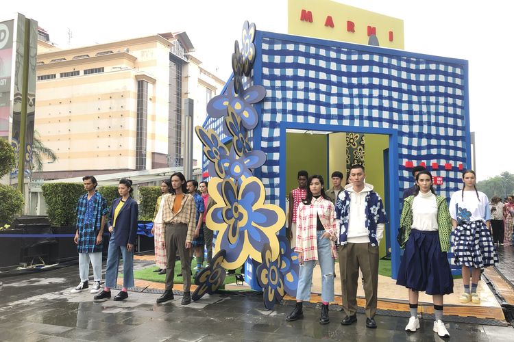 Kolaborasi Uniqlo X Marni di Senayan City, Jakarta, Jumat (22/7/2022) 