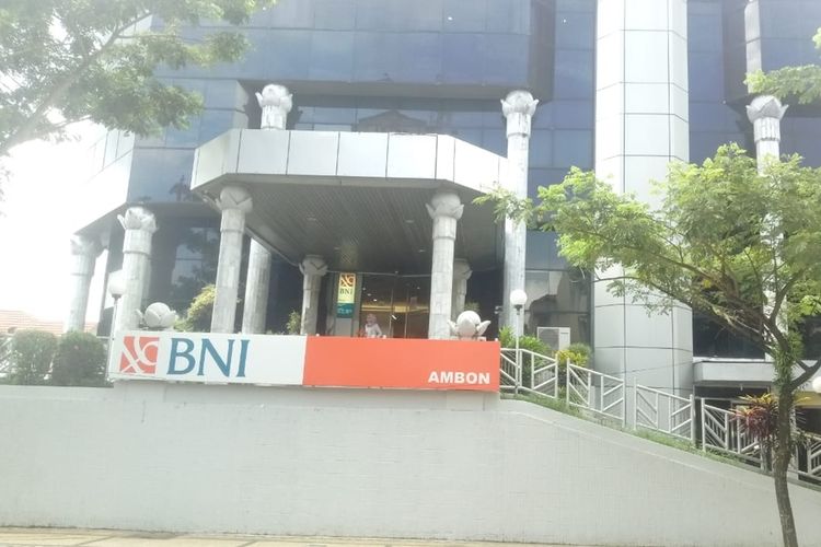 Kantor BNI Cabang Ambon di jalan Said Perintah, Kecamatan Sirimau, Ambon