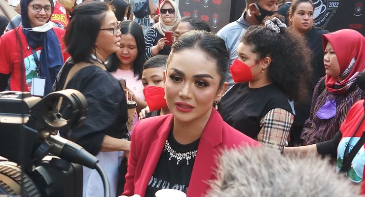 Bertemu Megawati, Krisdayanti Cium Tangan dan Minta Maaf karena Gagal pada Pilkada 2024