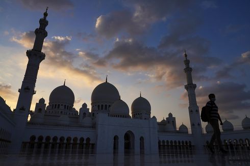 Pesawat Jatuh di Masjid Agung Abu Dhabi UEA