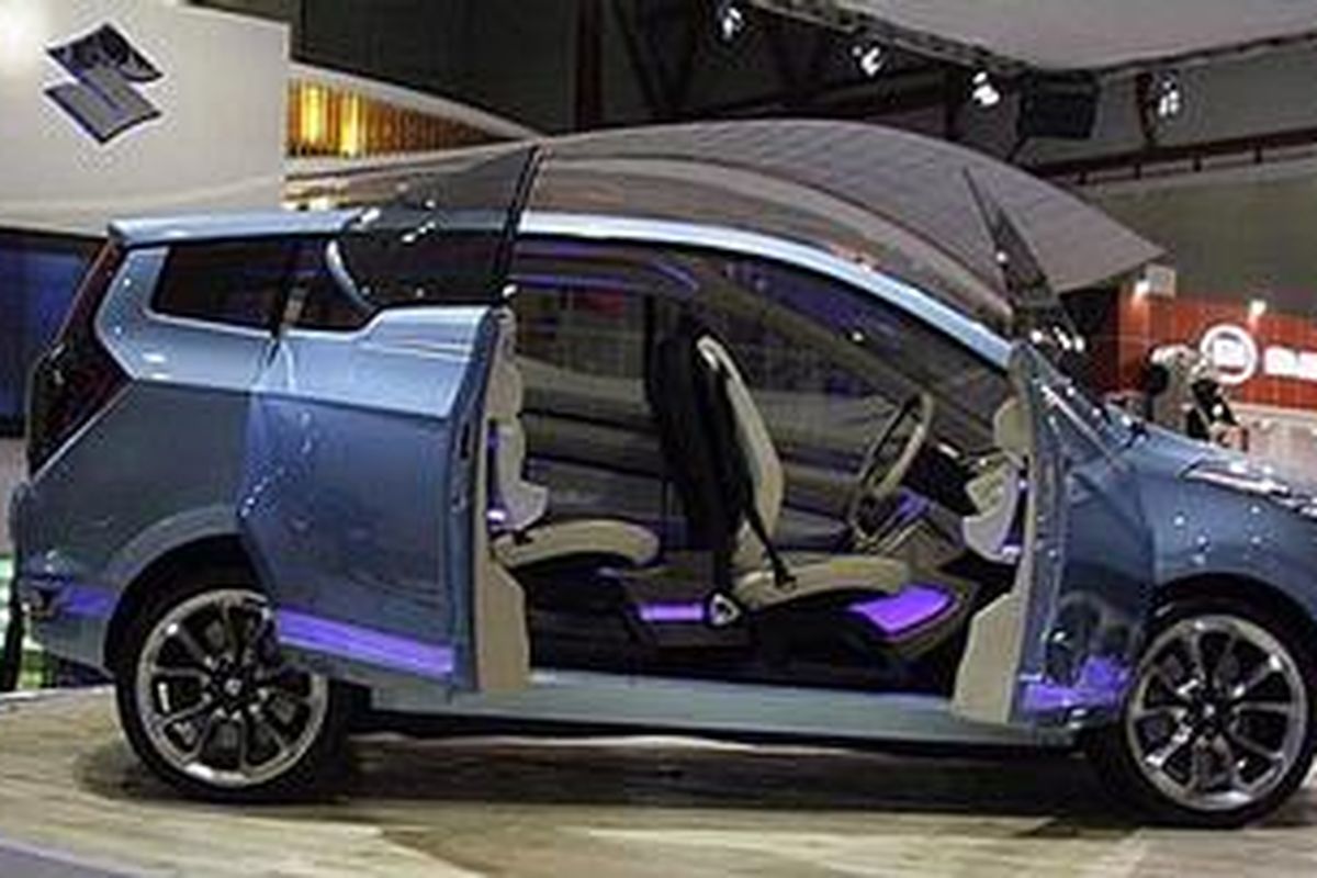 Mobil murah Suzuki R3 yang masih konsep ketika mejeng di IIMS 2010