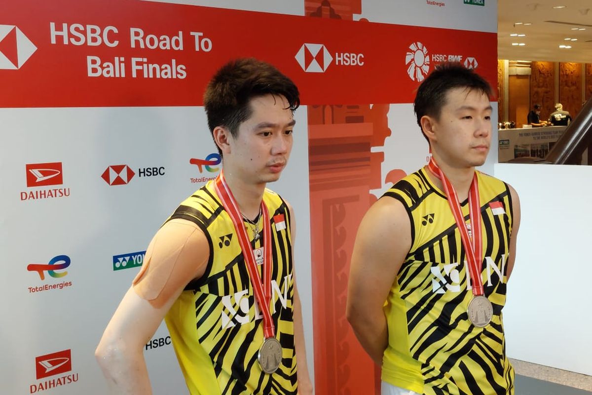 Marcus Fernaldi Gideon/Kevin Sanjaya Sukamuljo menjadi runner up Indonesia Masters 2021 setelah kalah dari Takuro Hoki/Yugo Kobayashi (Jepang). 