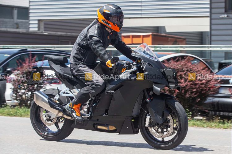 Prototipe KTM RC 990 tertangkap kamera sedang dites jalan