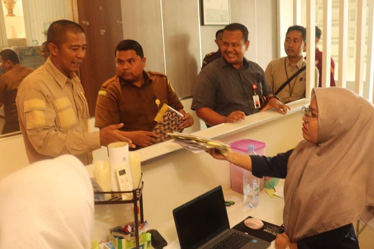 Penyidik Kejaksaan Negeri Lhokseumawe, Provinsi Aceh, menggelah tiga perusahaan di lokasi terpisah yaitu PT Lab Medika Nusantara, di Kota Lhokseumawe, Rabu (3/5/2023).